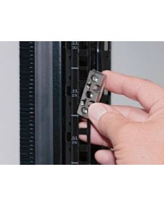482.6 mm (19&quot;) fastener, 1 U with contact